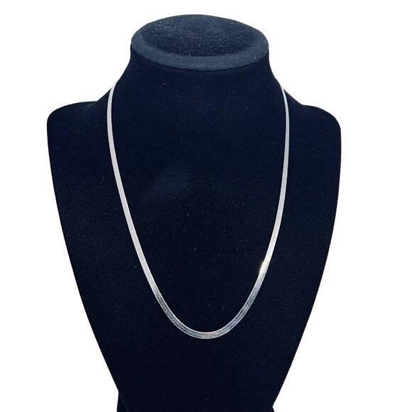 Unbranded Jewelry - Silver Tone Herringbone Necklace (5469)